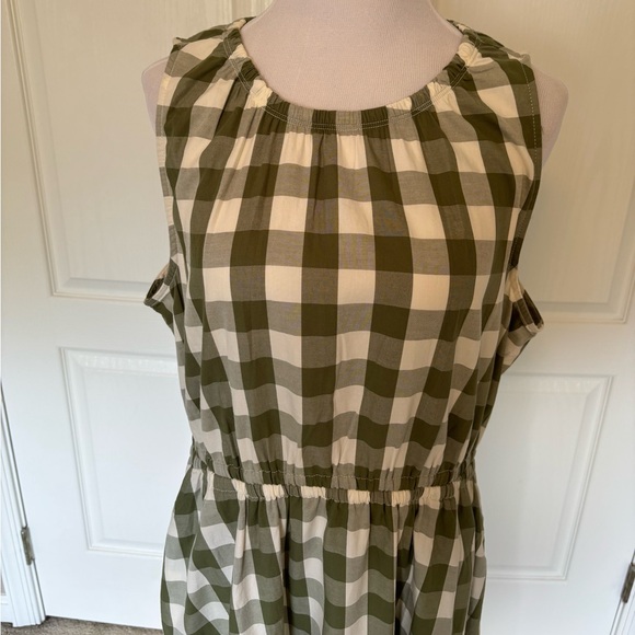 Sleeveless summer plaid dress - Picture 3 of 14
